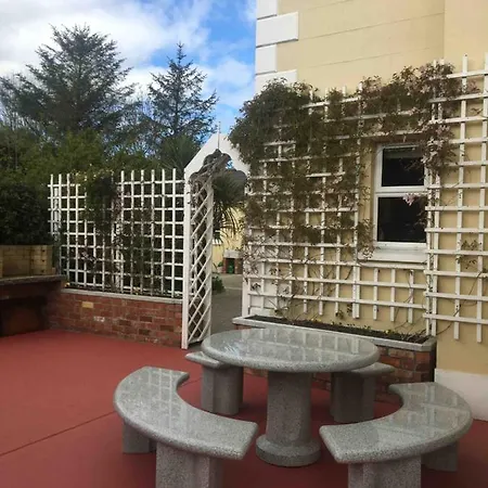 Barr's 3* Moville